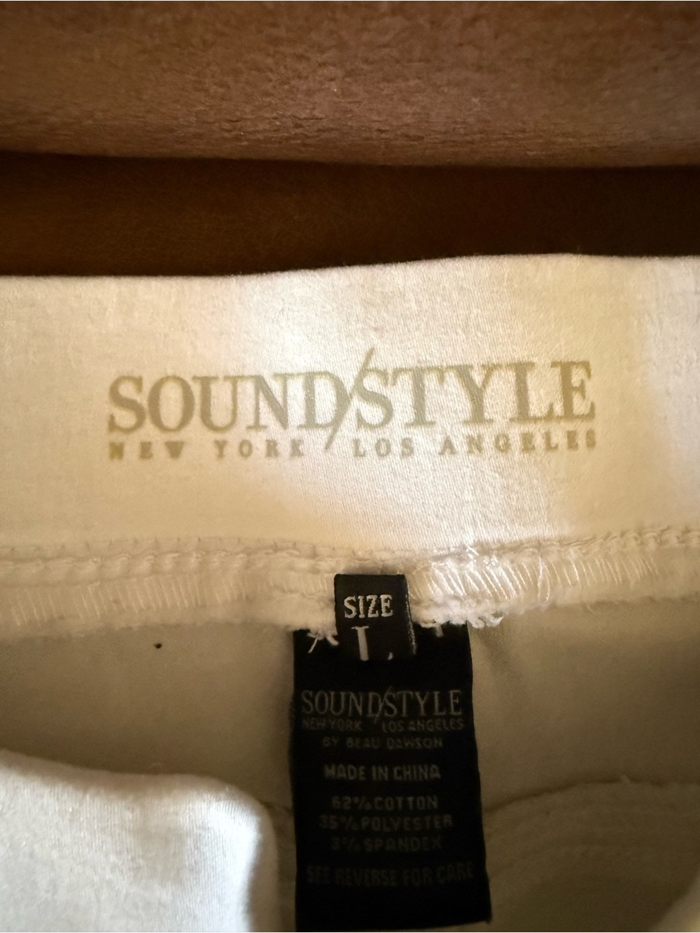 Soundstyle Women’s High-Waist White Pull-On Shorts - Picture 2 of 5